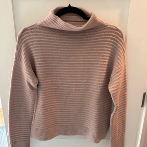Madewell ribbed dusty pink sweater. Mock turtleneck. Size XS.